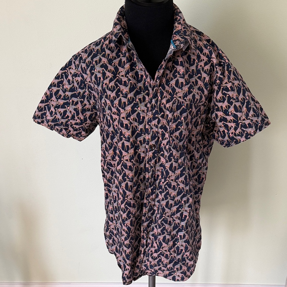 Monument Men’s Pink Giraffe Print Short Sleeve Button Down Shirt, Size S